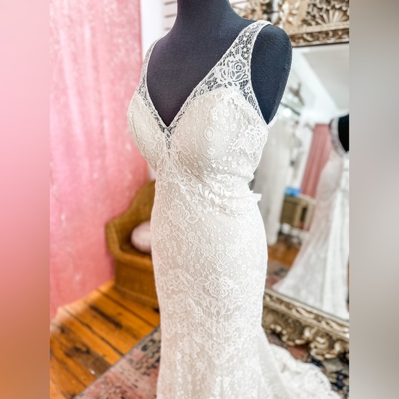 Brand new Allure #3160, new with tags, new wedding dress size 16, boho dress - Picture 5 of 14